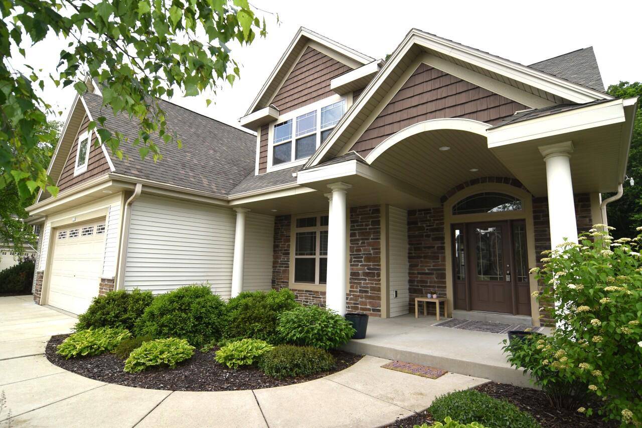 1388 Mamerow LANE W, Oconomowoc, WI 53066