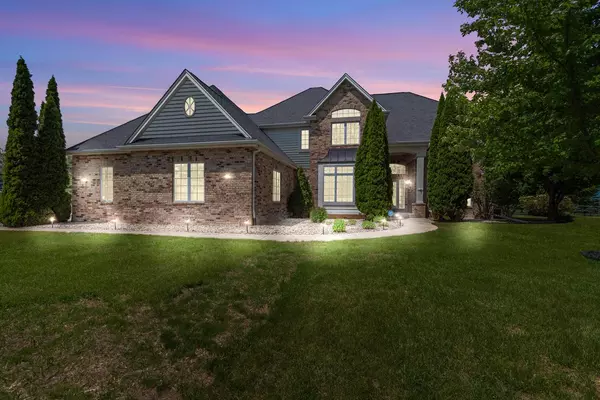 Mequon, WI 53097,7740 W Rolling Field DRIVE