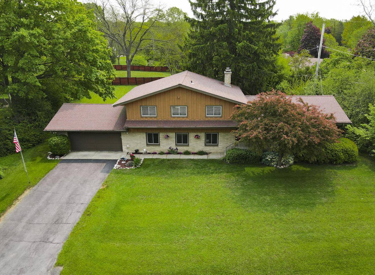 7420 Redwood ROAD, Glendale, WI 53209