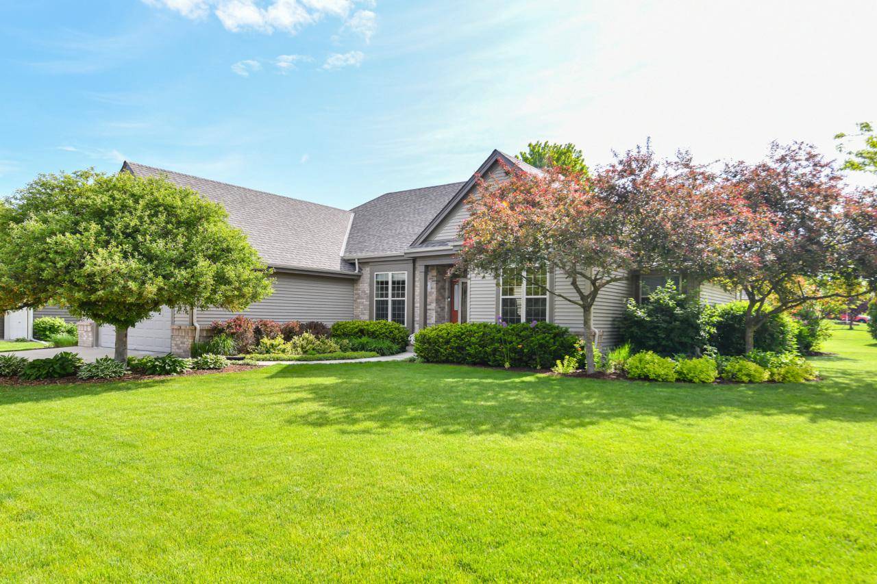 647 Hickory Hollow ROAD, Waterford, WI 53185