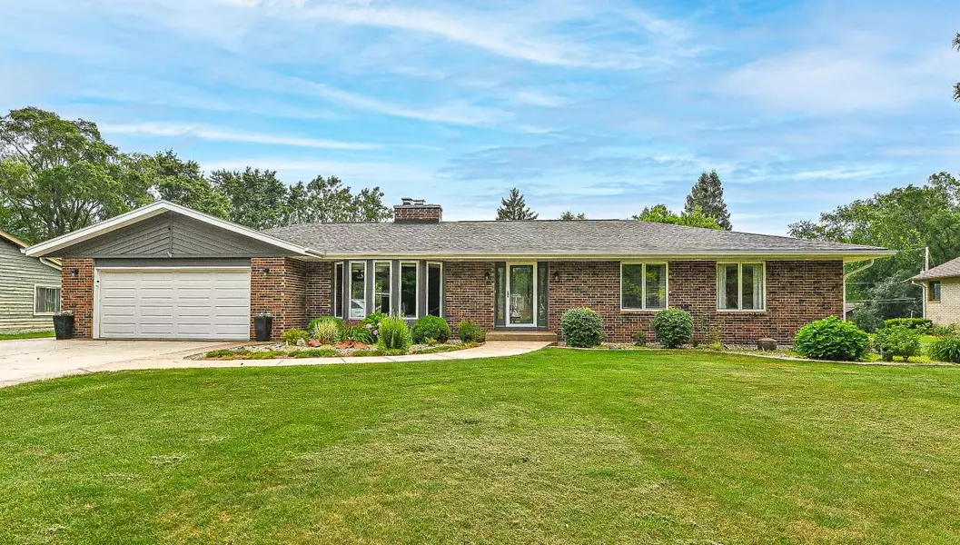 2721 Manor AVENUE, Mount Pleasant, WI 53406