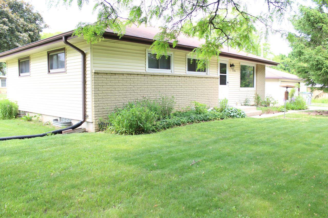 3726 W Birchwood AVENUE, Milwaukee, WI 53221