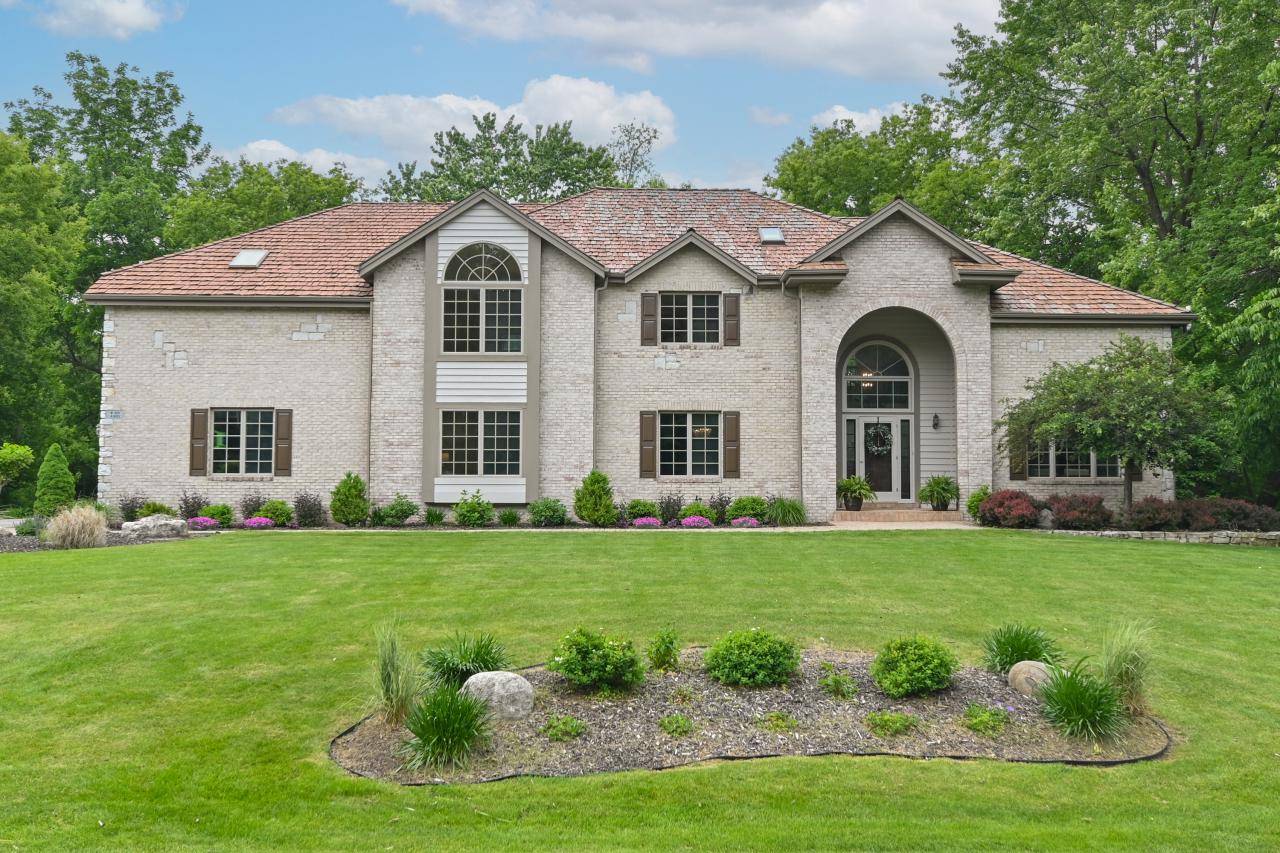 W309N1693 Greywood LANE, Delafield, WI 53018