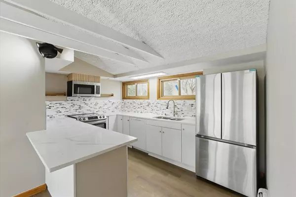 Glendale, WI 53209,1625 W Green Tree ROAD