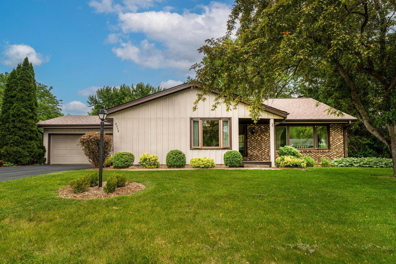 5325 Linden CIRCLE, Racine, WI 53406