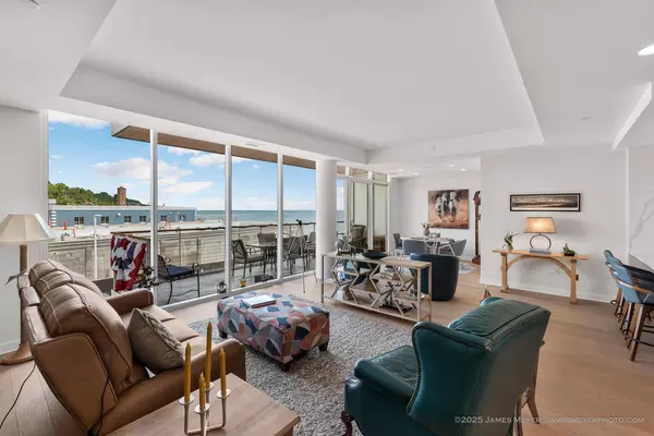 Port Washington, WI 53074,324 N Lake STREET #204