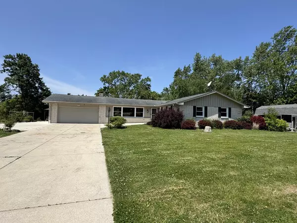 4700 W Hunting Park DRIVE, Franklin, WI 53132
