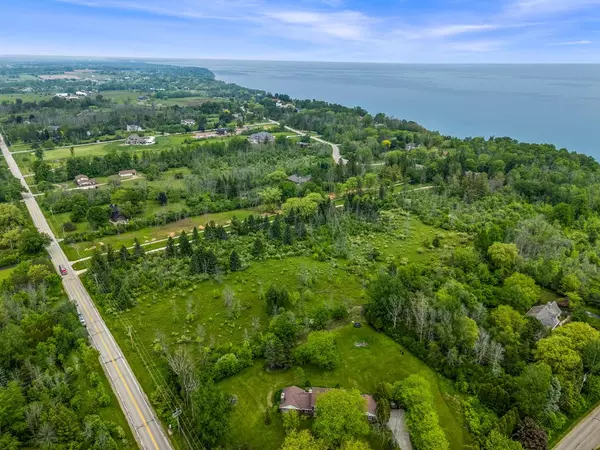 13600 N LAKE SHORE DRIVE, Mequon, WI 53092