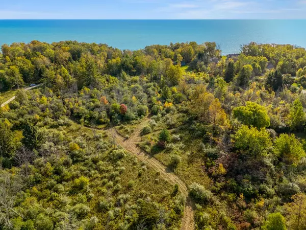 Mequon, WI 53092,13600 N LAKE SHORE DRIVE