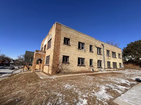 Milwaukee, WI 53206,1232 W Keefe AVENUE