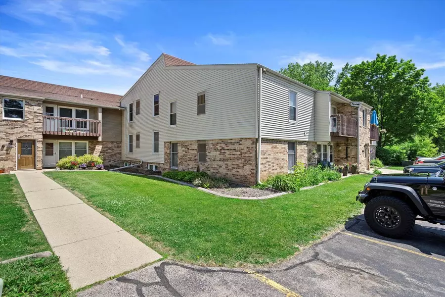 N114W16680 Crown DRIVE #7, Germantown, WI 53022