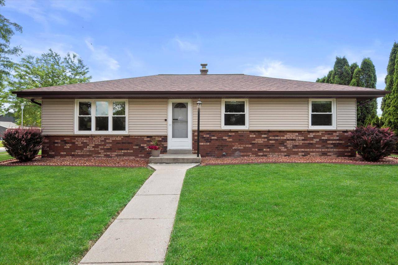 525 E Fitzsimmons ROAD, Oak Creek, WI 53154