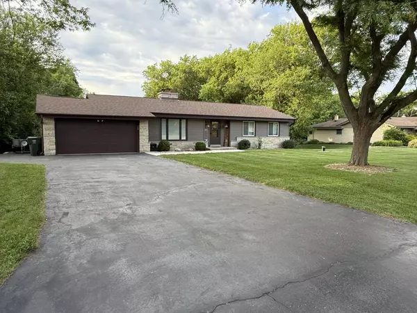 New Berlin, WI 53146,19330 W Hillcrest DRIVE