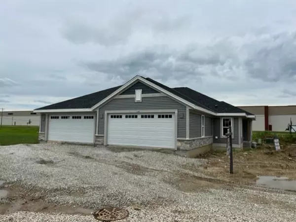 516 Hunter Oaks BOULEVARD #0802, Watertown, WI 53094