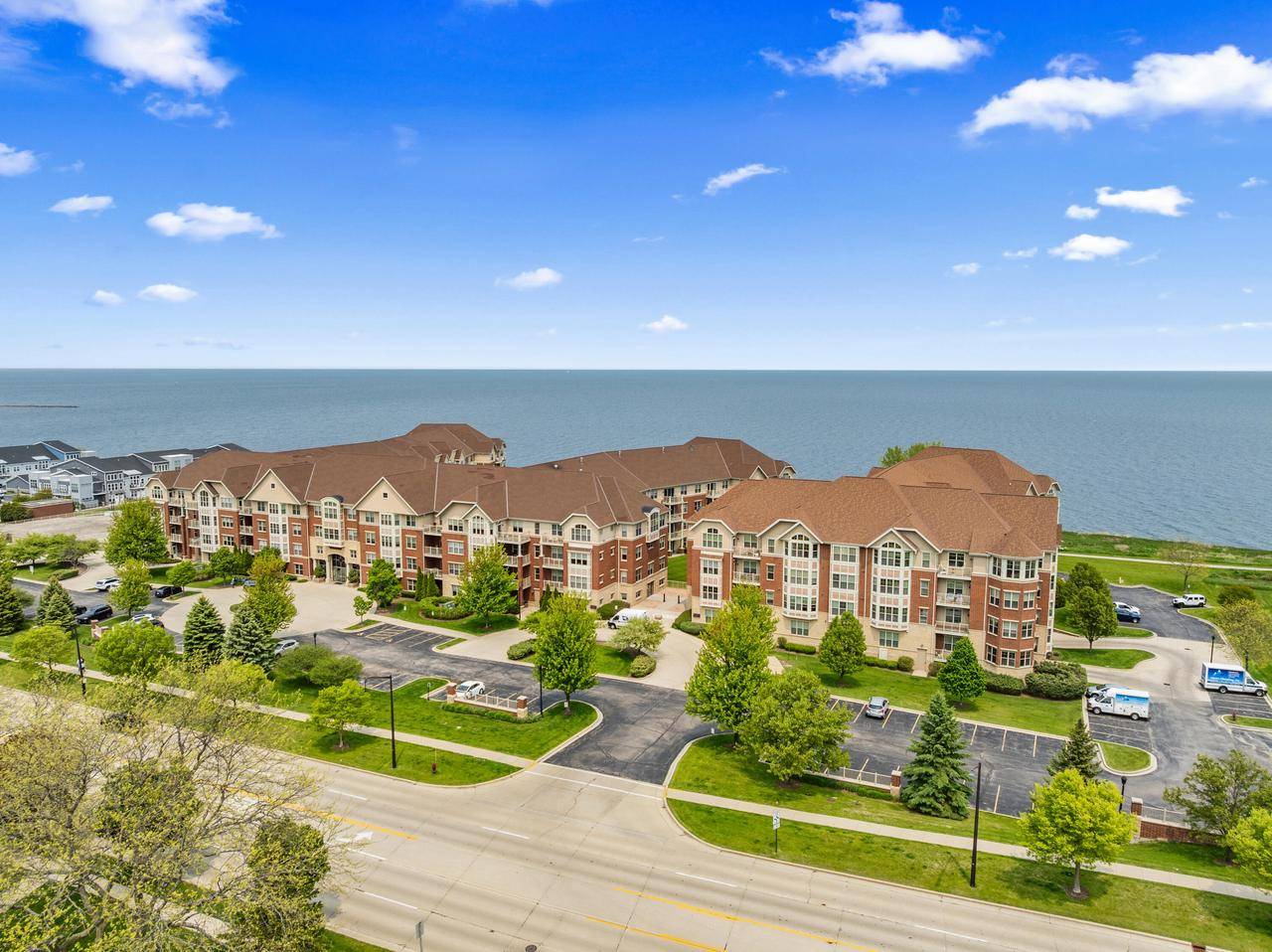 Saint Francis, WI 53235,4100 S Lake DRIVE #307