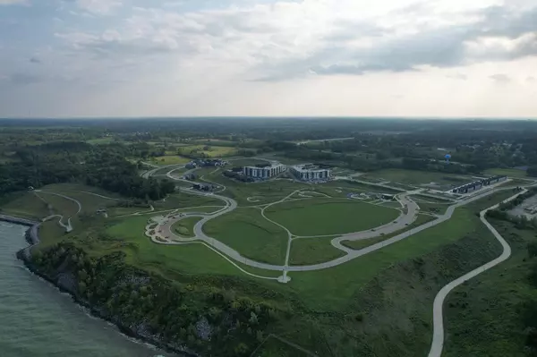 9475 E LAKE VISTA PARKWAY #4006, Oak Creek, WI 53154