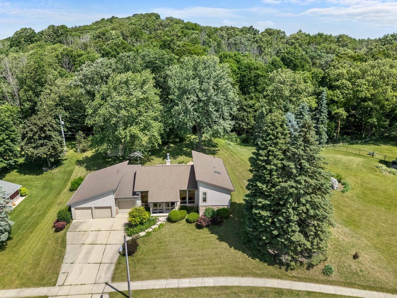 Kewaskum, WI 53040,540 Werner DRIVE
