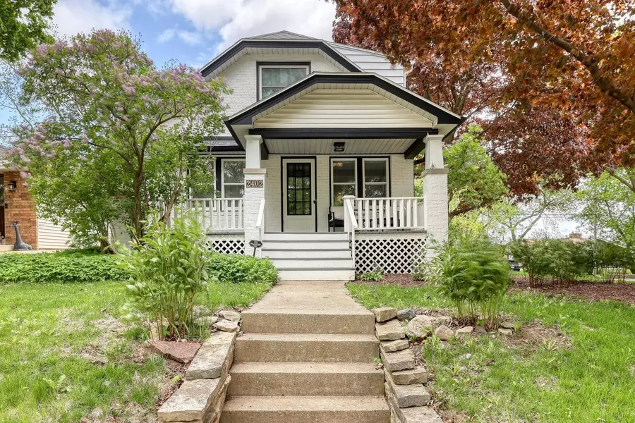 2402 N 114th STREET, Wauwatosa, WI 53226