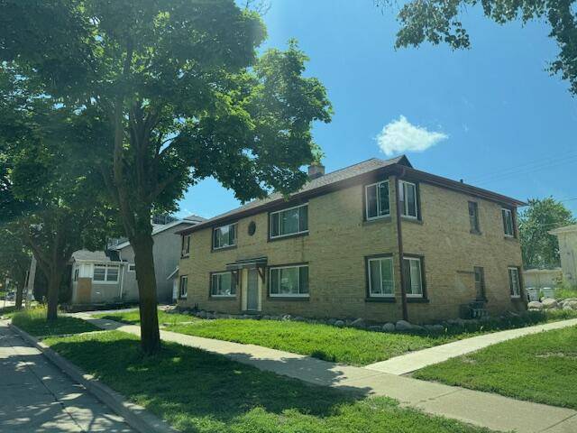 Milwaukee, WI 53222,2727 N 76th STREET #7615 W Lorraine Plac