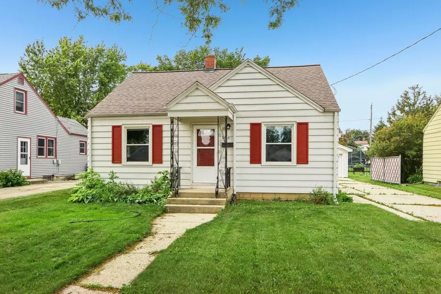 3854 E Birchwood AVENUE, Cudahy, WI 53110