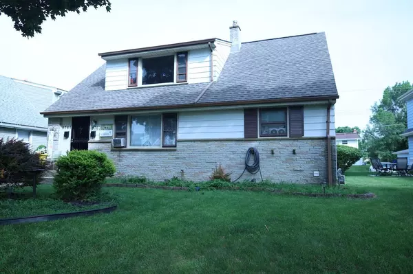 8761 W Herbert AVENUE, Milwaukee, WI 53225