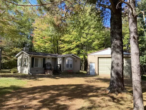 W13924 Lewis LANE, Athelstane, WI 54104