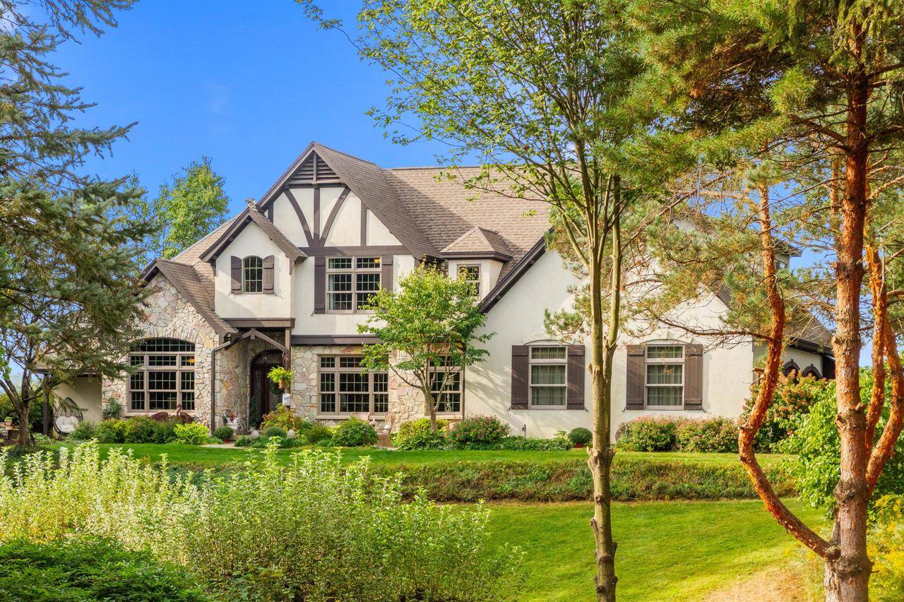 W5003 Cobblestone ROAD, Walworth, WI 53184