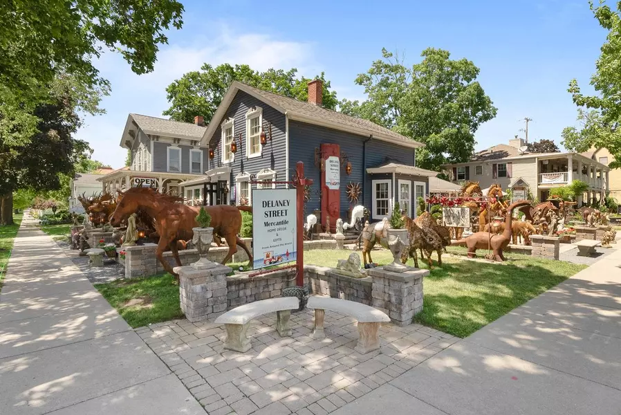 905 W Main STREET, Lake Geneva, WI 53147