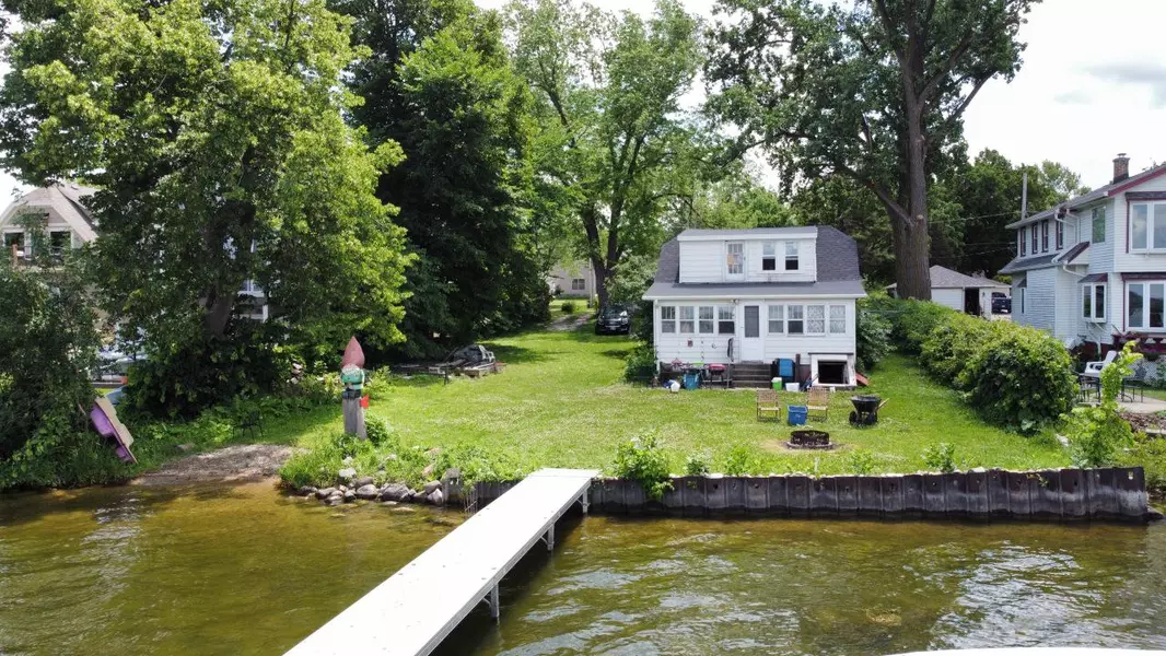 N28W26972 WOODLAND DRIVE, Pewaukee, WI 53072