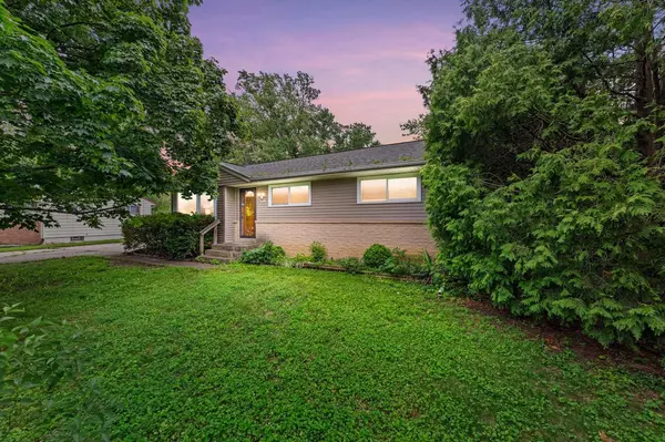 7830 N Link PLACE, Milwaukee, WI 53223
