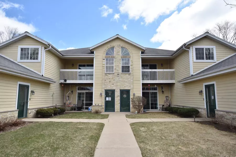 1479 Garay LANE #207, Port Washington, WI 53074