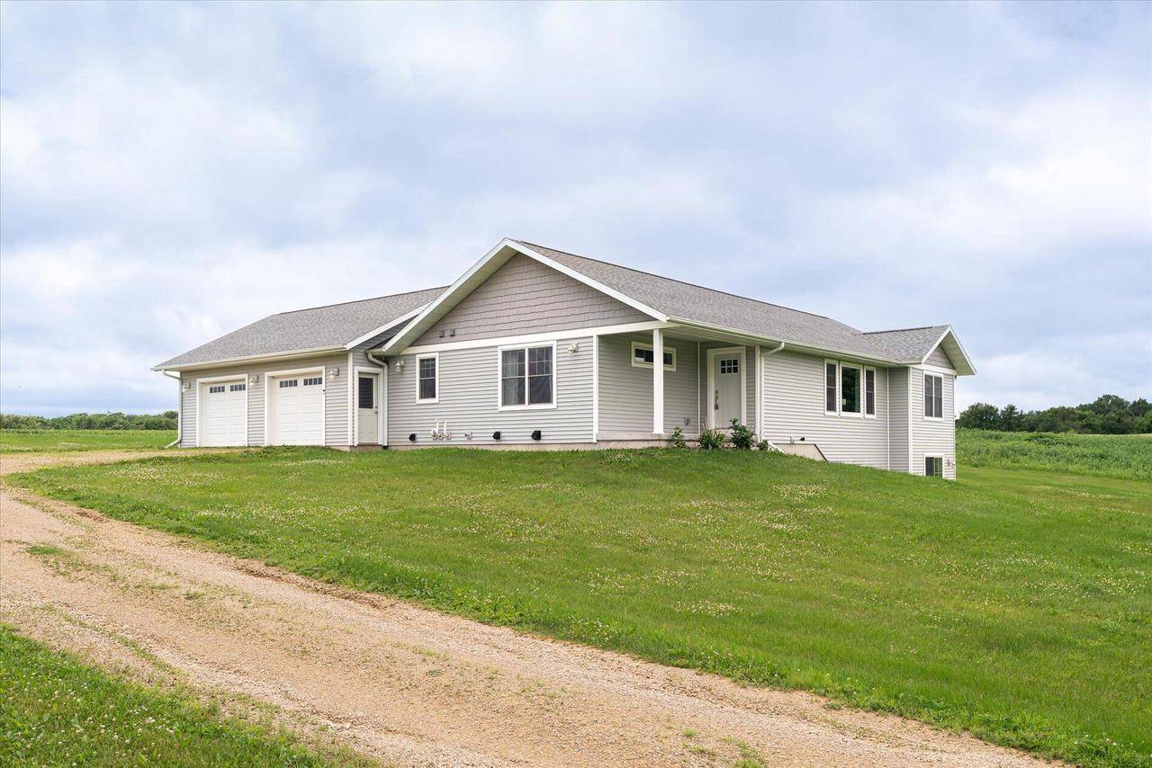 E7977 County Rd LF, Viroqua, WI 54665