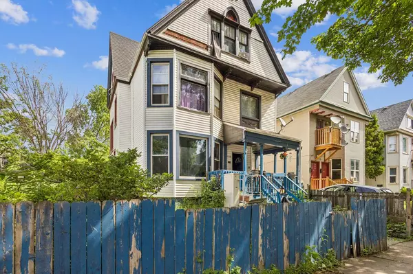 1720 W Mineral STREET, Milwaukee, WI 53204