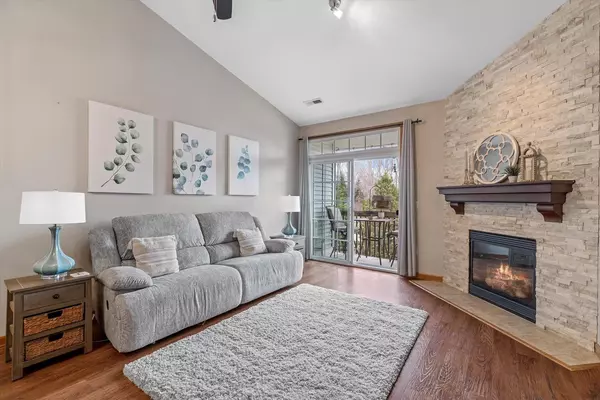 Hartford, WI 53027,752 Bridlewood DRIVE #2202 D