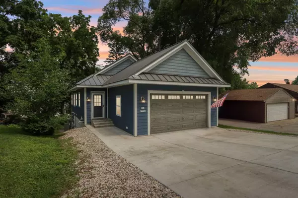 N26W27148 Prospect AVENUE, Pewaukee, WI 53072