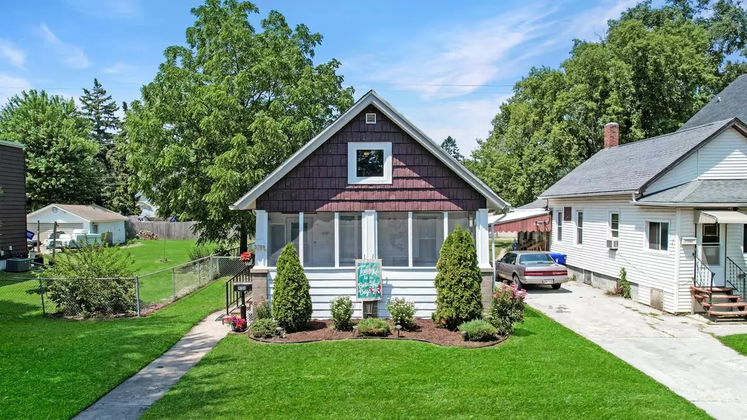 3708 13th AVENUE, Kenosha, WI 53140