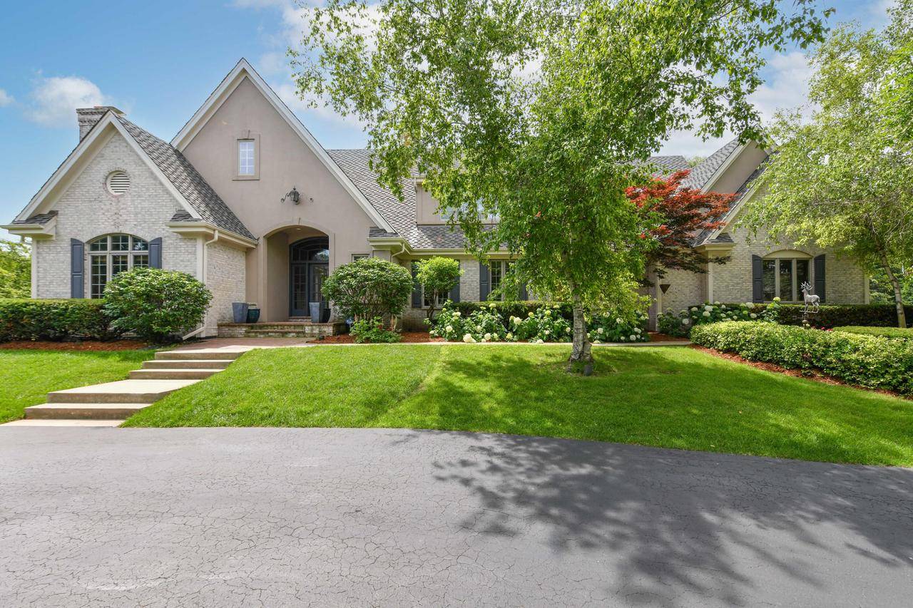 4025 W Stonefield ROAD, Mequon, WI 53092