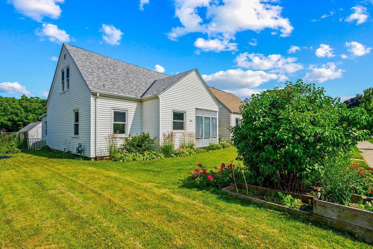 3218 S Chase AVENUE, Milwaukee, WI 53207