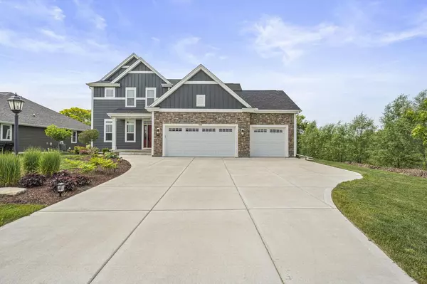 7949 W Oakwood WAY, Franklin, WI 53132