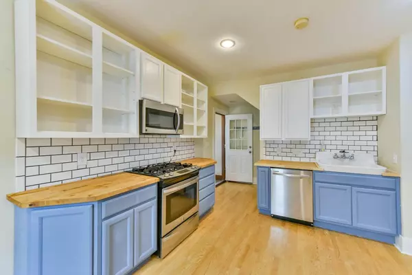 950 Oakland AVENUE, Waukesha, WI 53186
