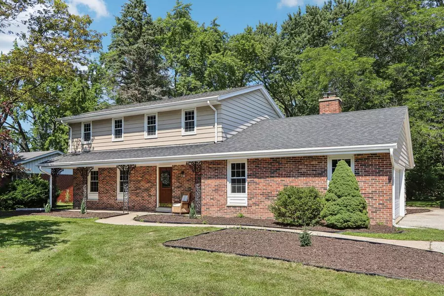1116 W Montclaire AVENUE, Glendale, WI 53217