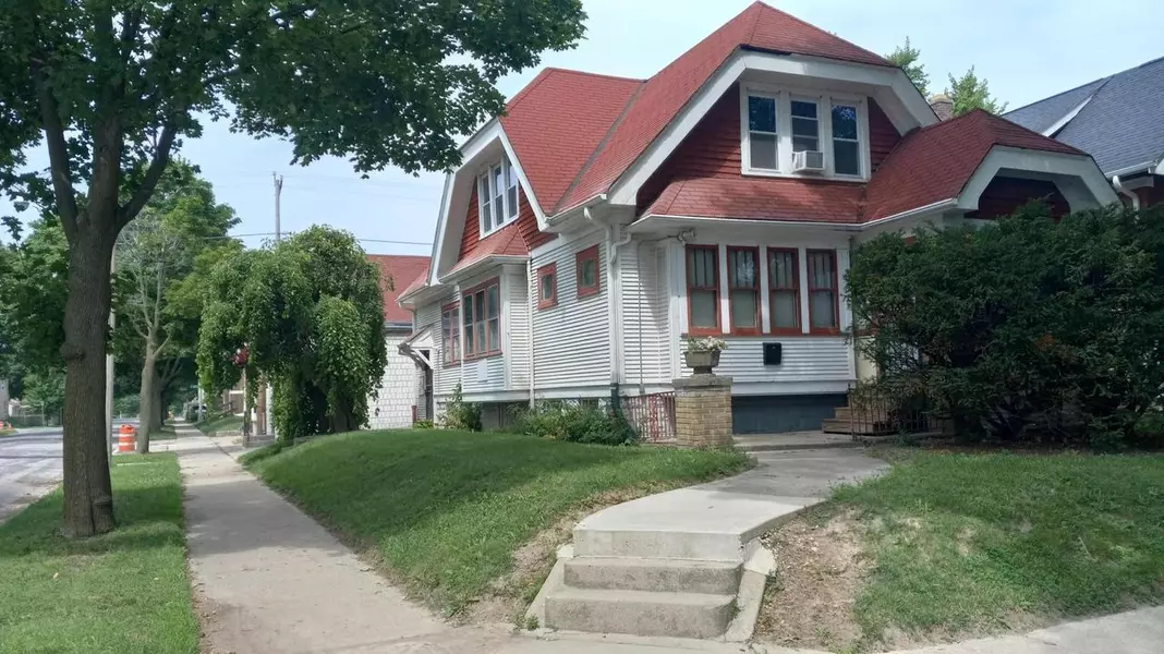 4203 N 13th STREET, Milwaukee, WI 53209