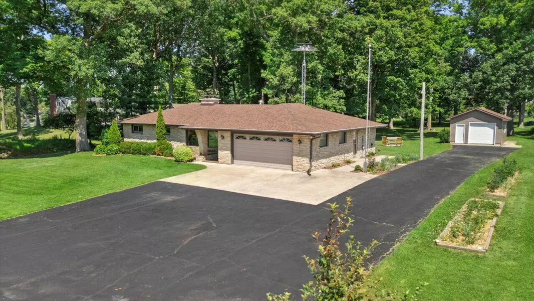 6124 State Highway 60, Hartford, WI 53027