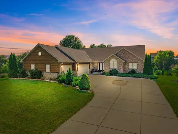 175 Crooked Stick PASS, North Prairie, WI 53153
