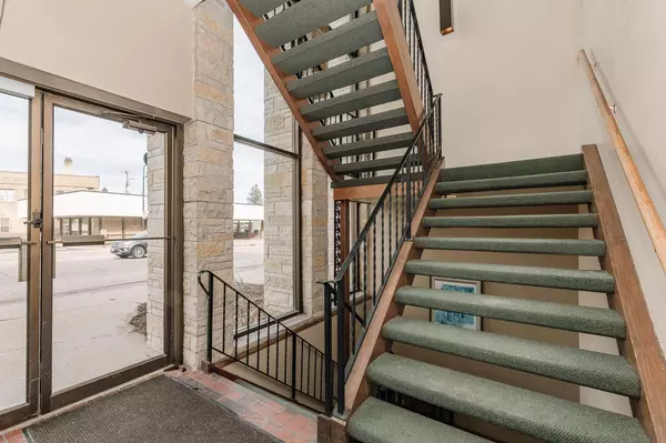 Waukesha, WI 53186,137 Wisconsin AVENUE