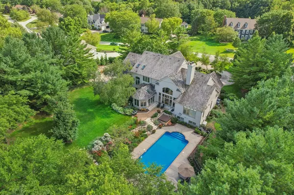 N28W30264 Red Hawk COURT, Pewaukee, WI 53072