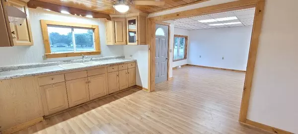 Menominee, MI 49858,2524 15th AVENUE