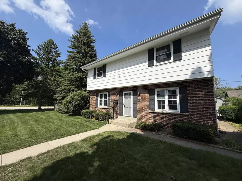 4934 N Mohawk AVENUE, Glendale, WI 53217
