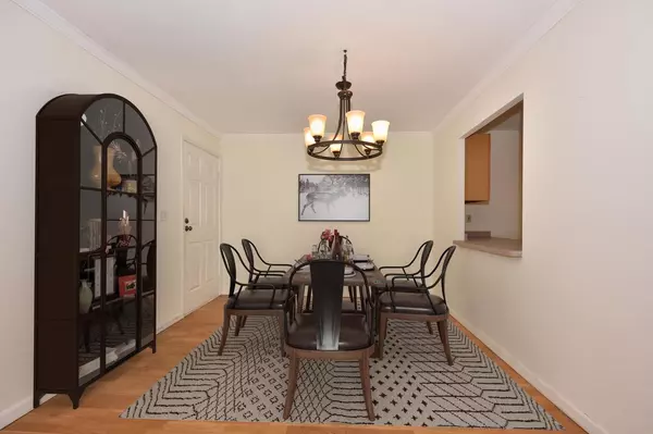 Thiensville, WI 53092,142 Heidel ROAD #7
