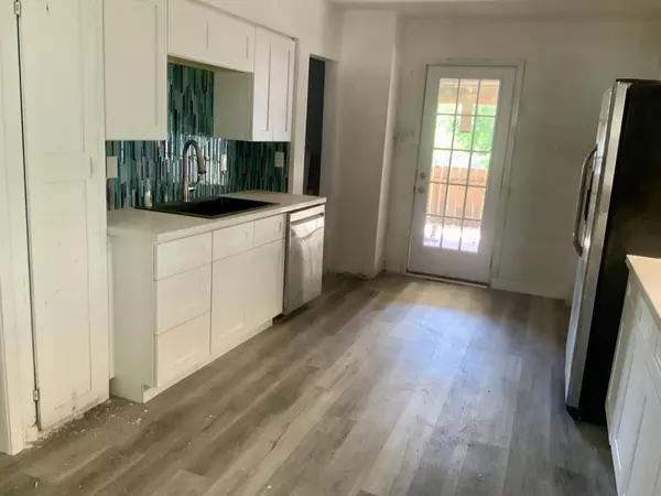 1744 Oregon STREET, Oshkosh, WI 54902
